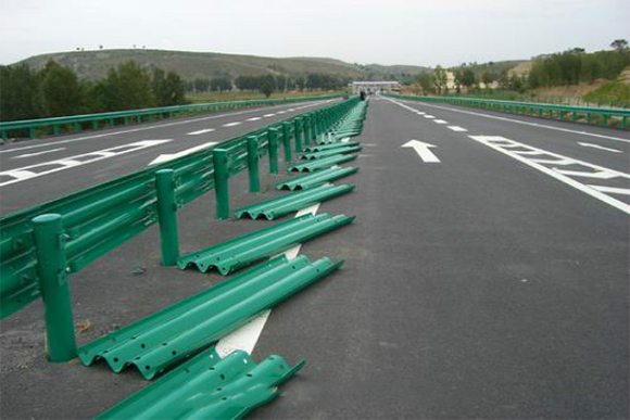 无锡波形护栏的维护与管理确保道路安全的关键步骤